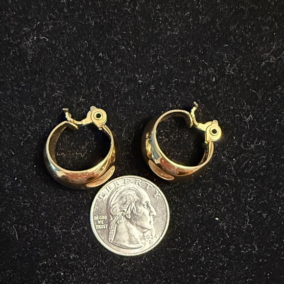 Monet Gold-Tone Earrings Set - Picture 4 of 6
